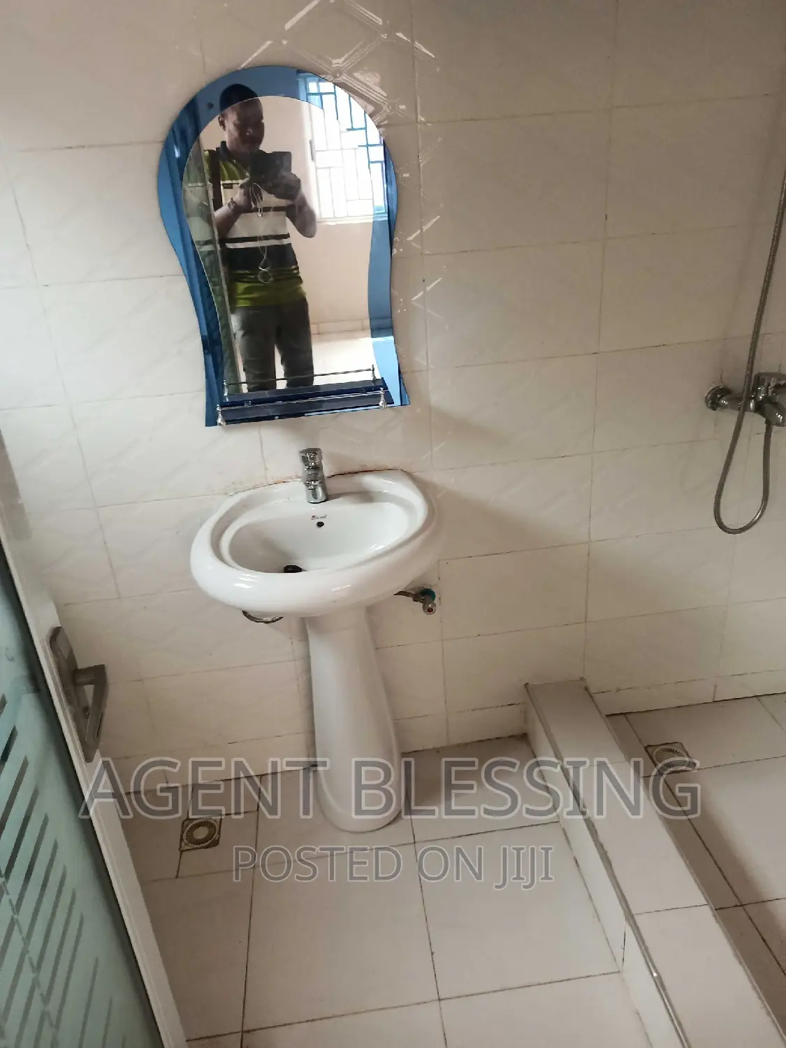 2bdrm House in Community 25, Tema Metropolitan for rent