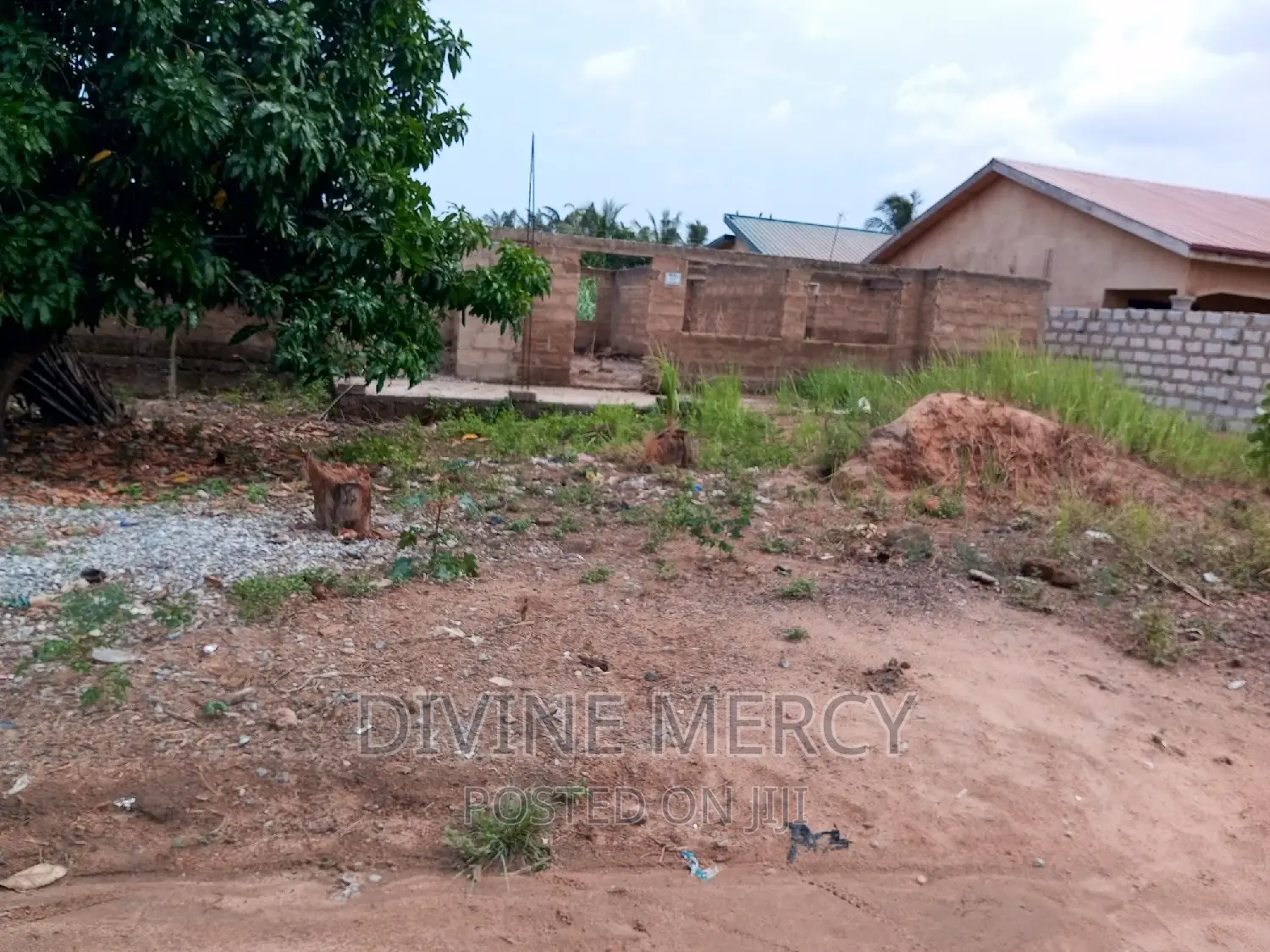 1 Plot of Land With 4 Bedroom Structure on It 4 Sale