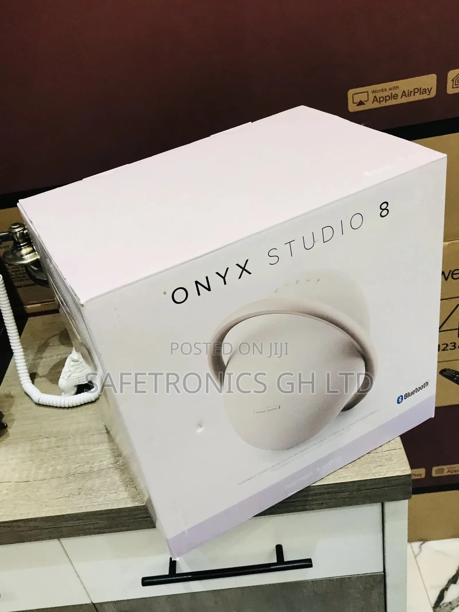 Onyx Studio8 Gold Bluetooth Wireless Electric Harman Kardon