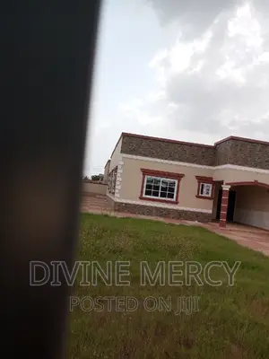 3bedroom House 4 Sale Located at Tuba