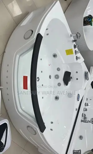 Jacuzzi - Corner Bathtub - Luxury Jacuzzi