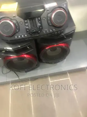 Karaoke LG CL65 950 Watts XBOOM Sound System