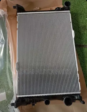 Benz W204 C250 Radiator Water Tank