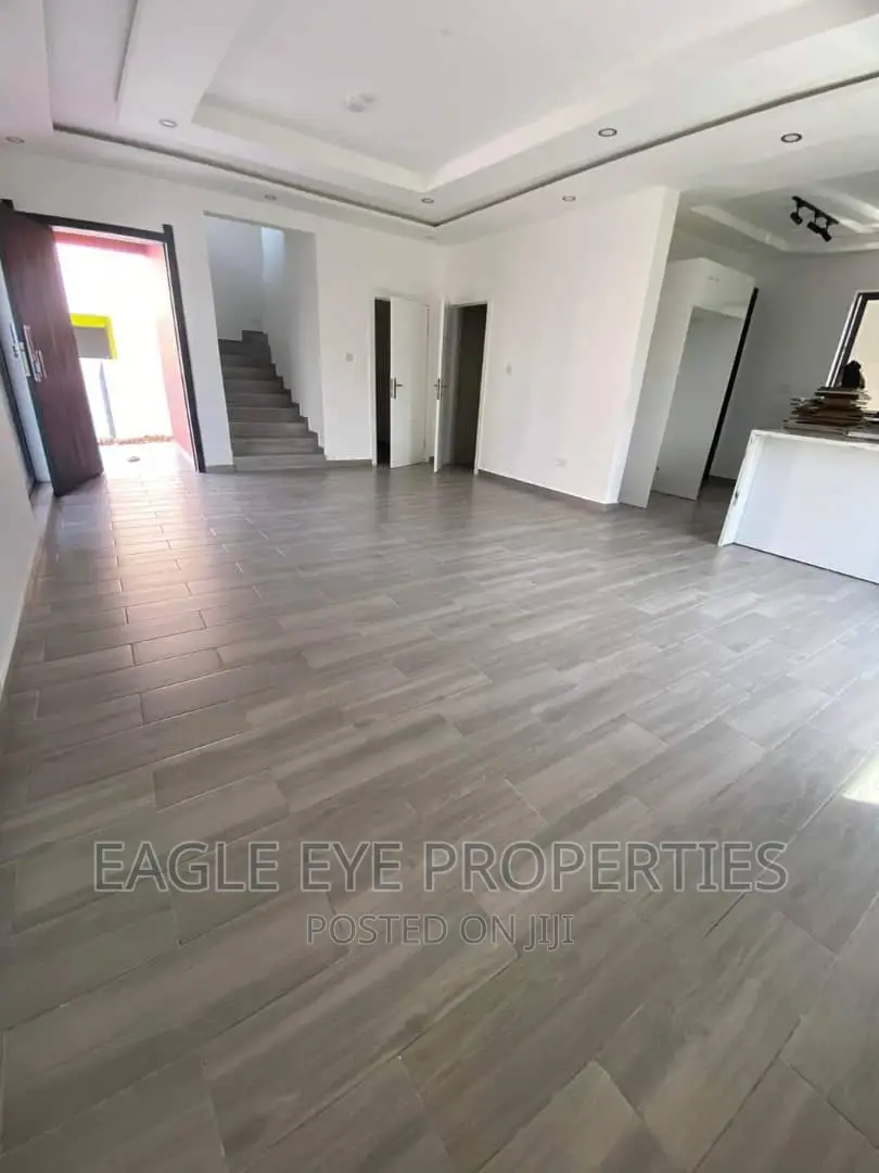 3bdrm House in Achimota for sale