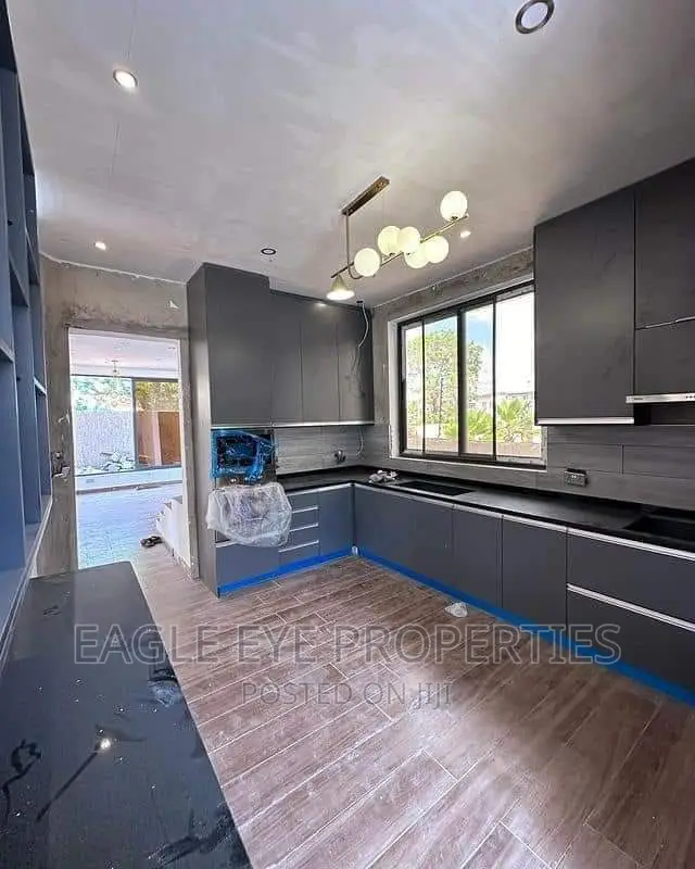3bdrm House in Achimota for sale