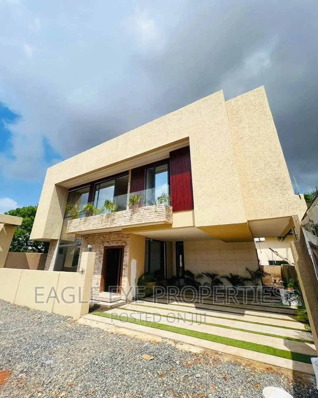 3bdrm House in Achimota for sale