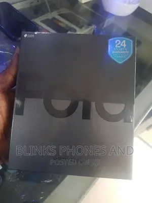New Samsung Galaxy Z Fold4 256 GB Gold