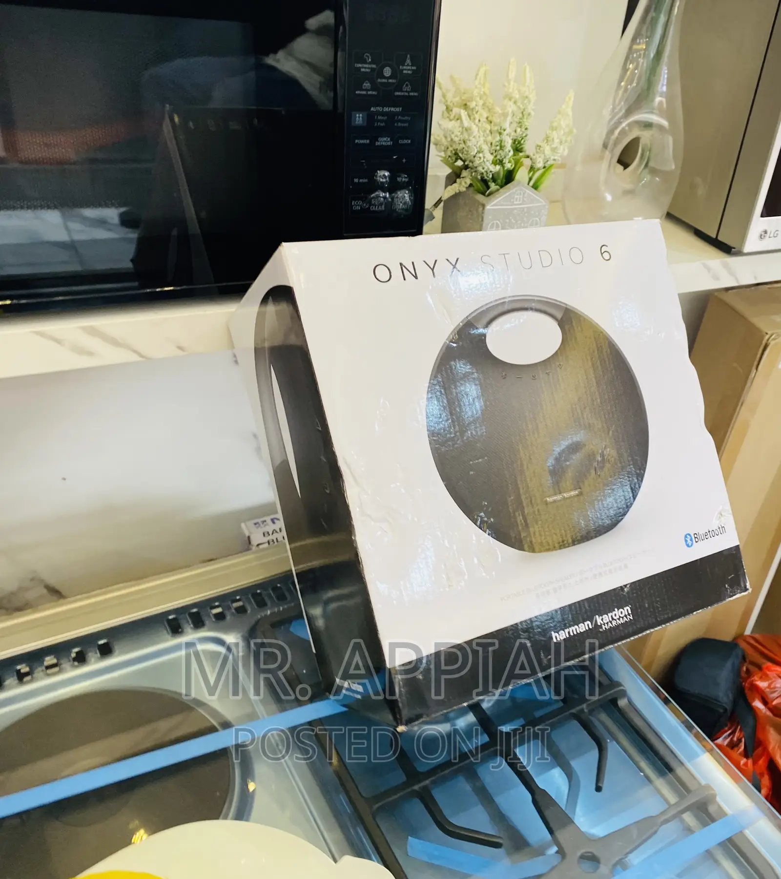 Portable Onyx Studio 6 Bluetooth Speaker,Black.