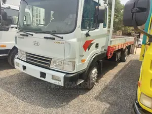 Hyundai 5tons 6 Hoes