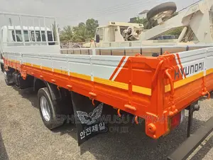 Hyundai 5tons 6 Hoes