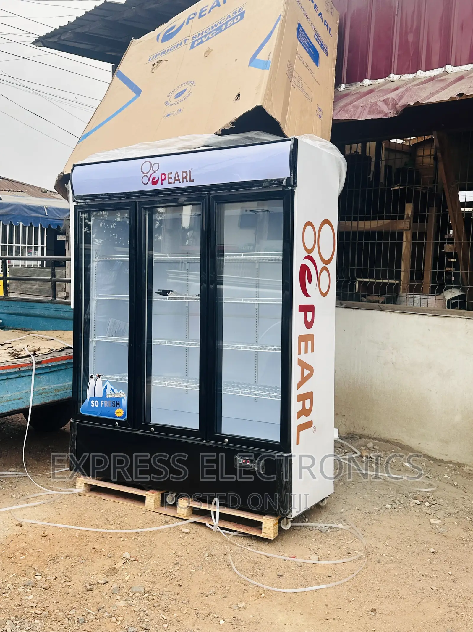 Dynamic Display Fridge Pearl PVC-150 Three Doors
