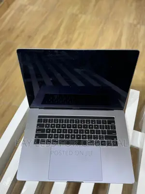 Laptop Apple MacBook Pro 2018 16GB Intel Core i7 SSD 512GB