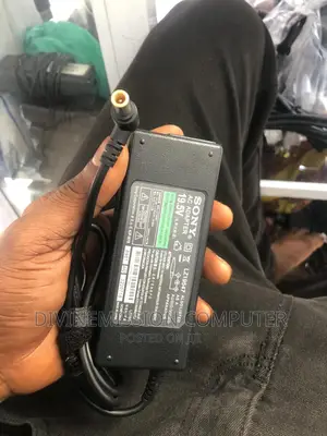 Sony 19.5 =4.7a. 90w