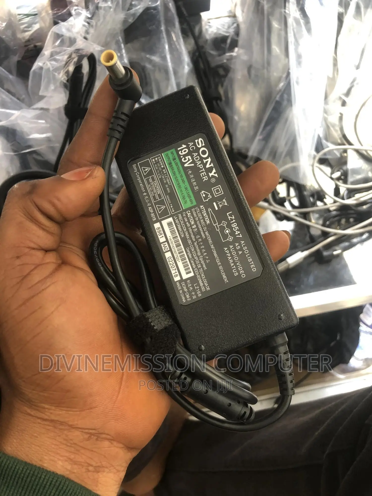 Sony 19.5 =4.7a. 90w
