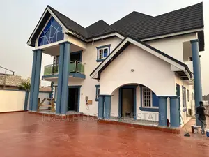 5bdrm House in Fredimens Real, Kumasi Metropolitan for sale