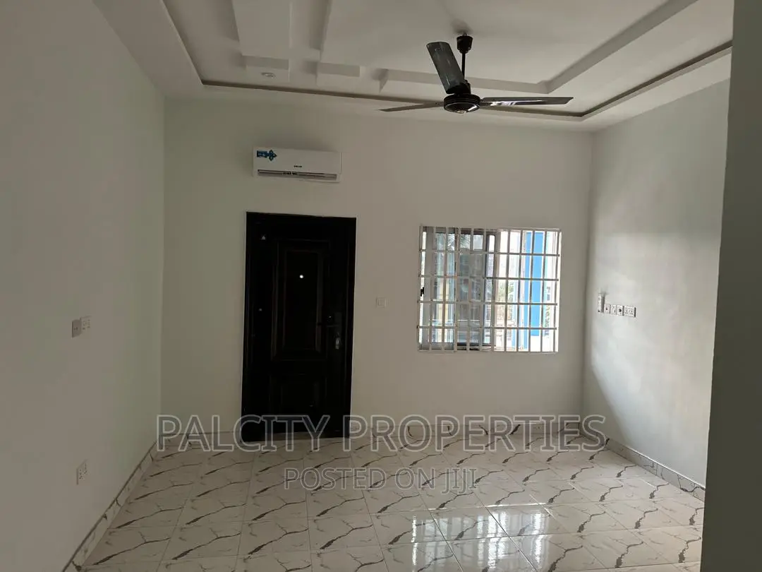 5bdrm House in Ahodwo Daban, Kumasi Metropolitan for sale