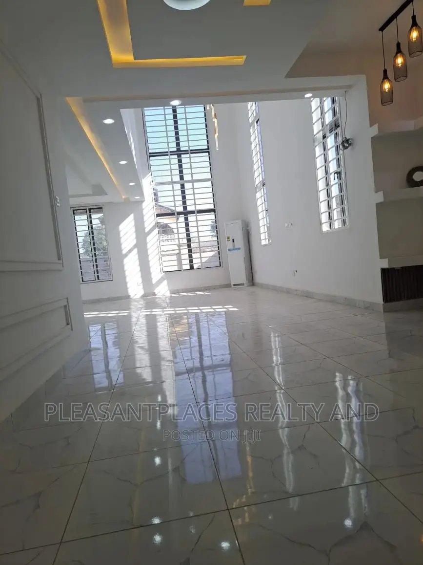 4bdrm Duplex in Pleasantplaces, Spintex for sale