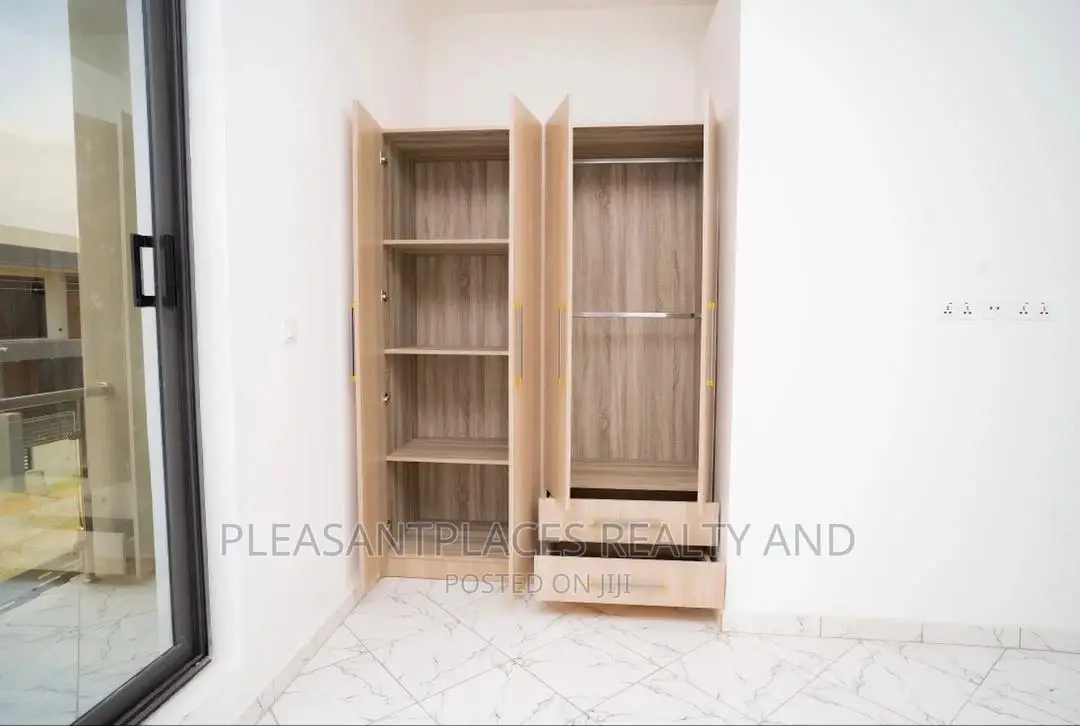 4bdrm Duplex in Pleasantplaces, Spintex for sale