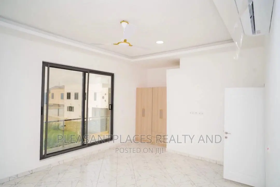 4bdrm Duplex in Pleasantplaces, Spintex for sale