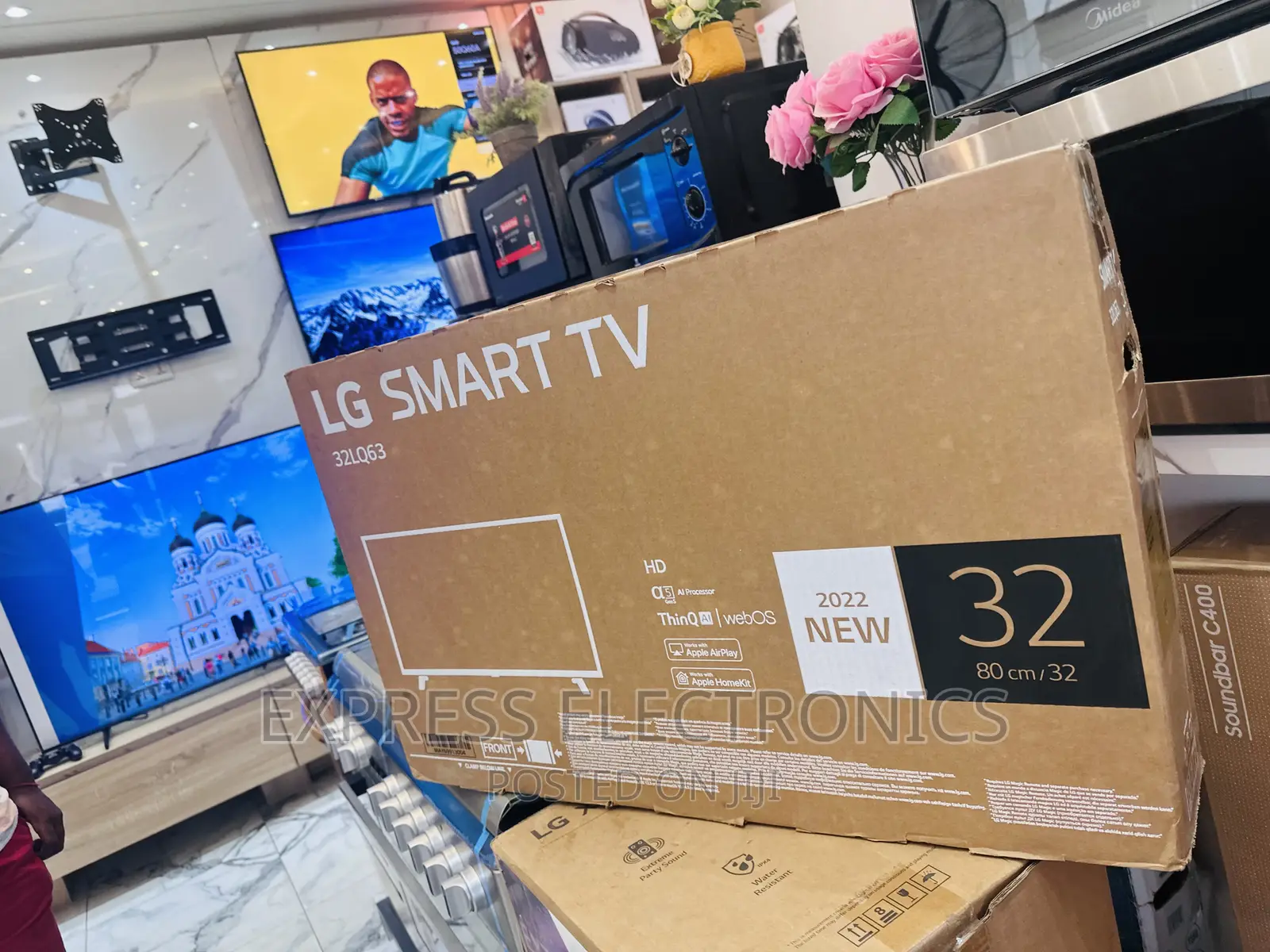 Pure View FHD Smart Lg 32”LQ630 Tv.