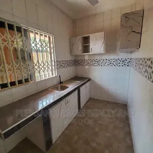 1bdrm Apartment in Pleasantplaces, East Legon for rent