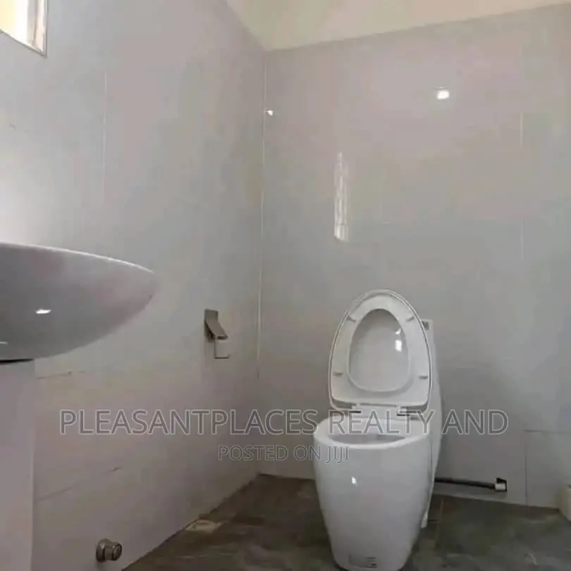 2bdrm Apartment in Pleasantplaces, Haatso for rent
