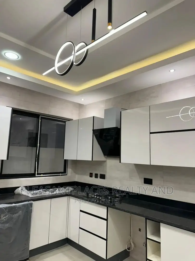 4bdrm Duplex in Pleasantplaces, Spintex for sale