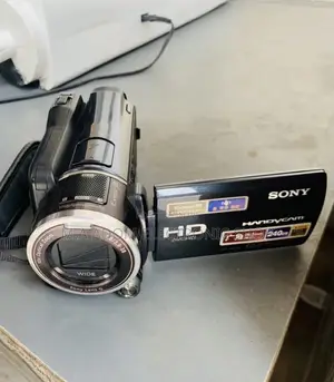 Well Design Sony HDR-XR550E 240GB HD Handycam PAL Camcorder.