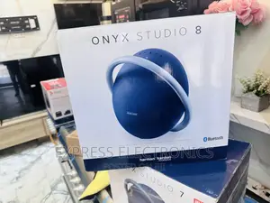 Onyx 8 Bluetooth.