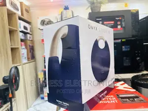 Onyx 6 Studio Black Bluetooth Speaker