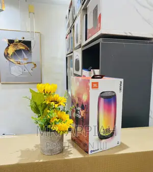 Sealed in Box JBL Pulse 5 Rechargeable Speaker,Black