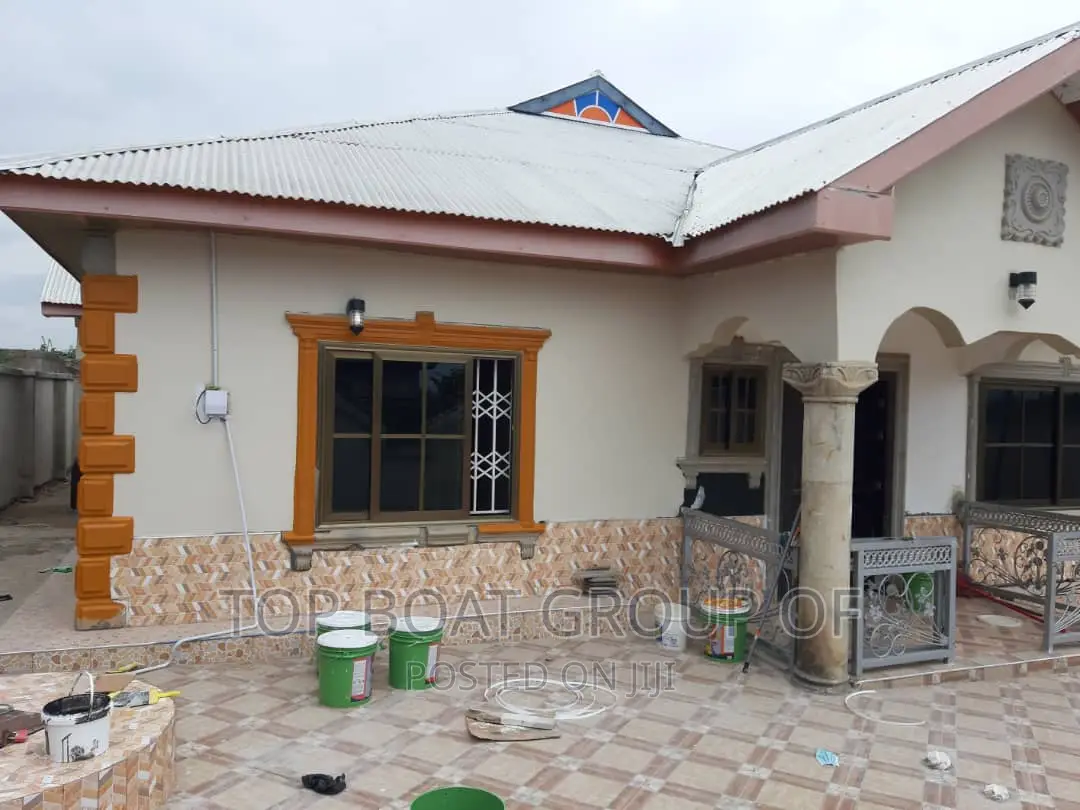 Furnished 5bdrm House in Top Boat Estate, Kumasi Metropolitan for sale