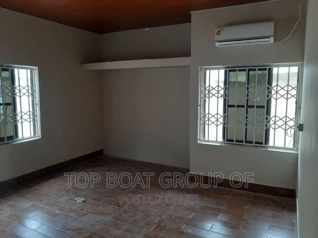Furnished 5bdrm House in Top Boat Estate, Kumasi Metropolitan for sale