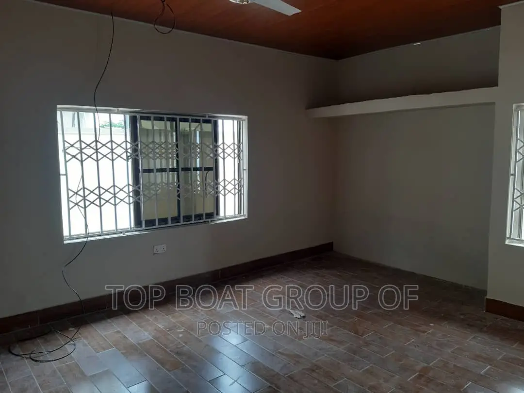 Furnished 5bdrm House in Top Boat Estate, Kumasi Metropolitan for sale
