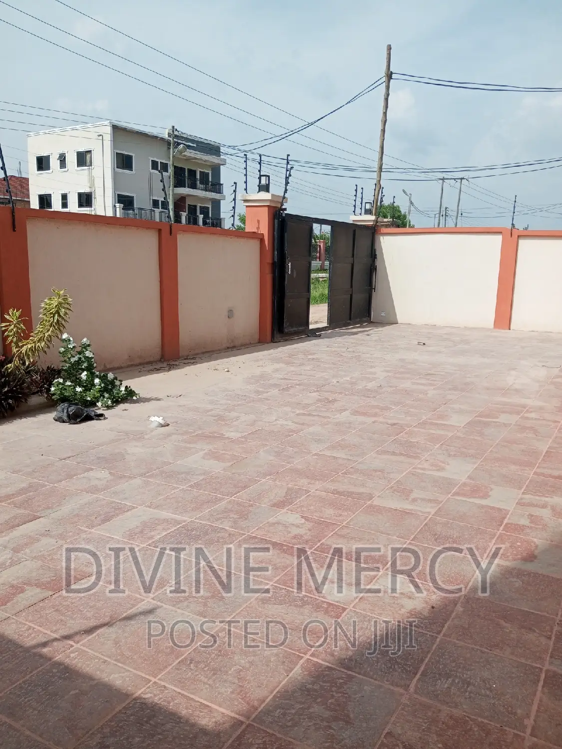 3bdrm Bungalow in Kuwait, Awutu Senya East Municipal for sale
