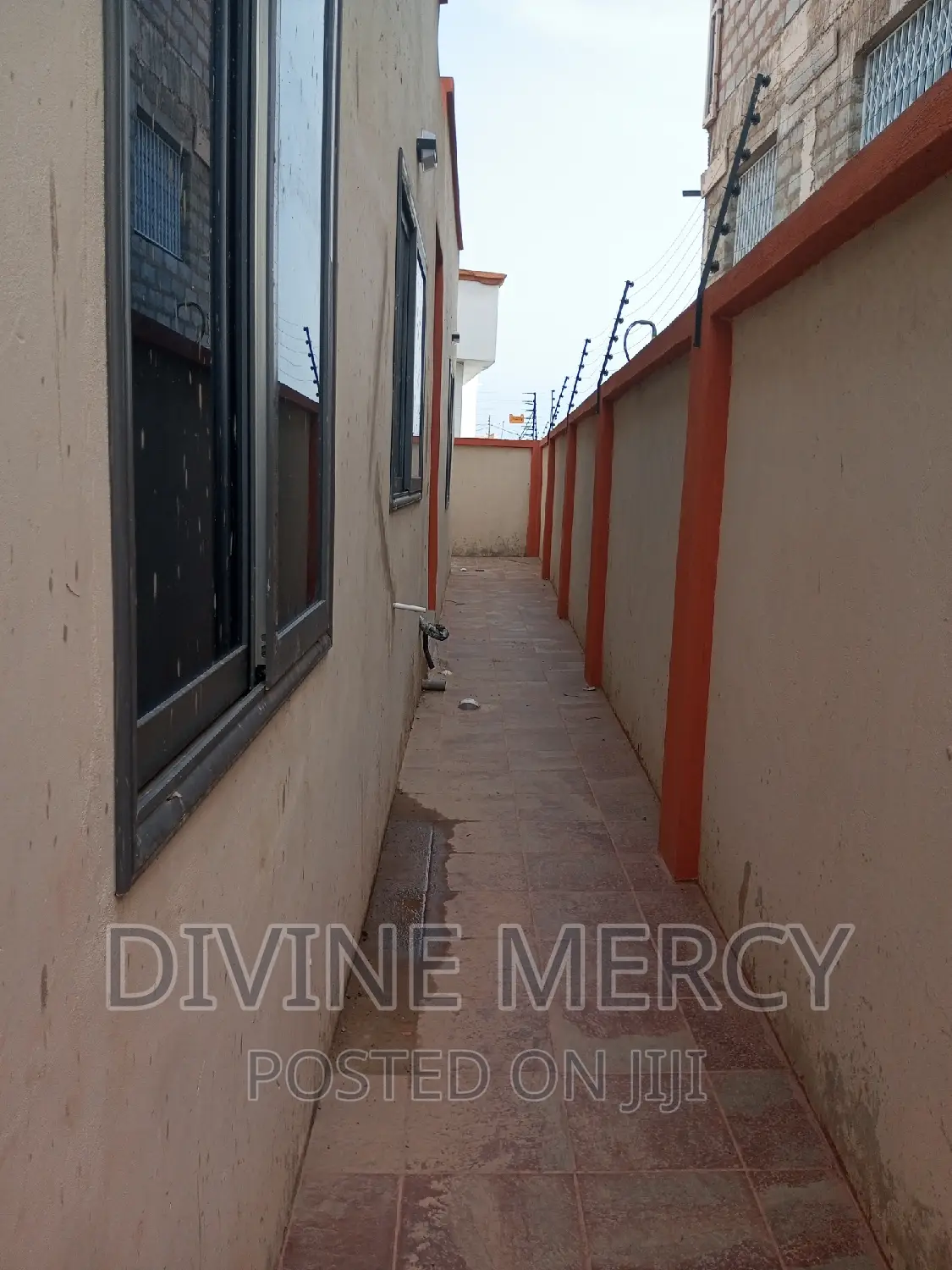 3bdrm Bungalow in Kuwait, Awutu Senya East Municipal for sale