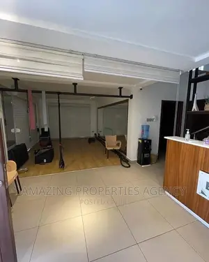 Furnished 4bdrm House in 4 Bedroom House With, Labone for sale