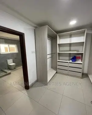 Furnished 4bdrm House in 4 Bedroom House With, Labone for sale