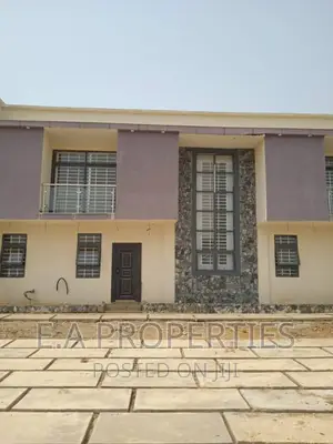 5bdrm House in E A Properties, Aburi for sale