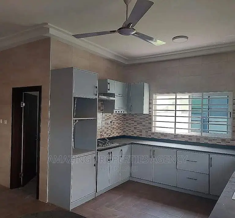 3bdrm House in Spintex for rent