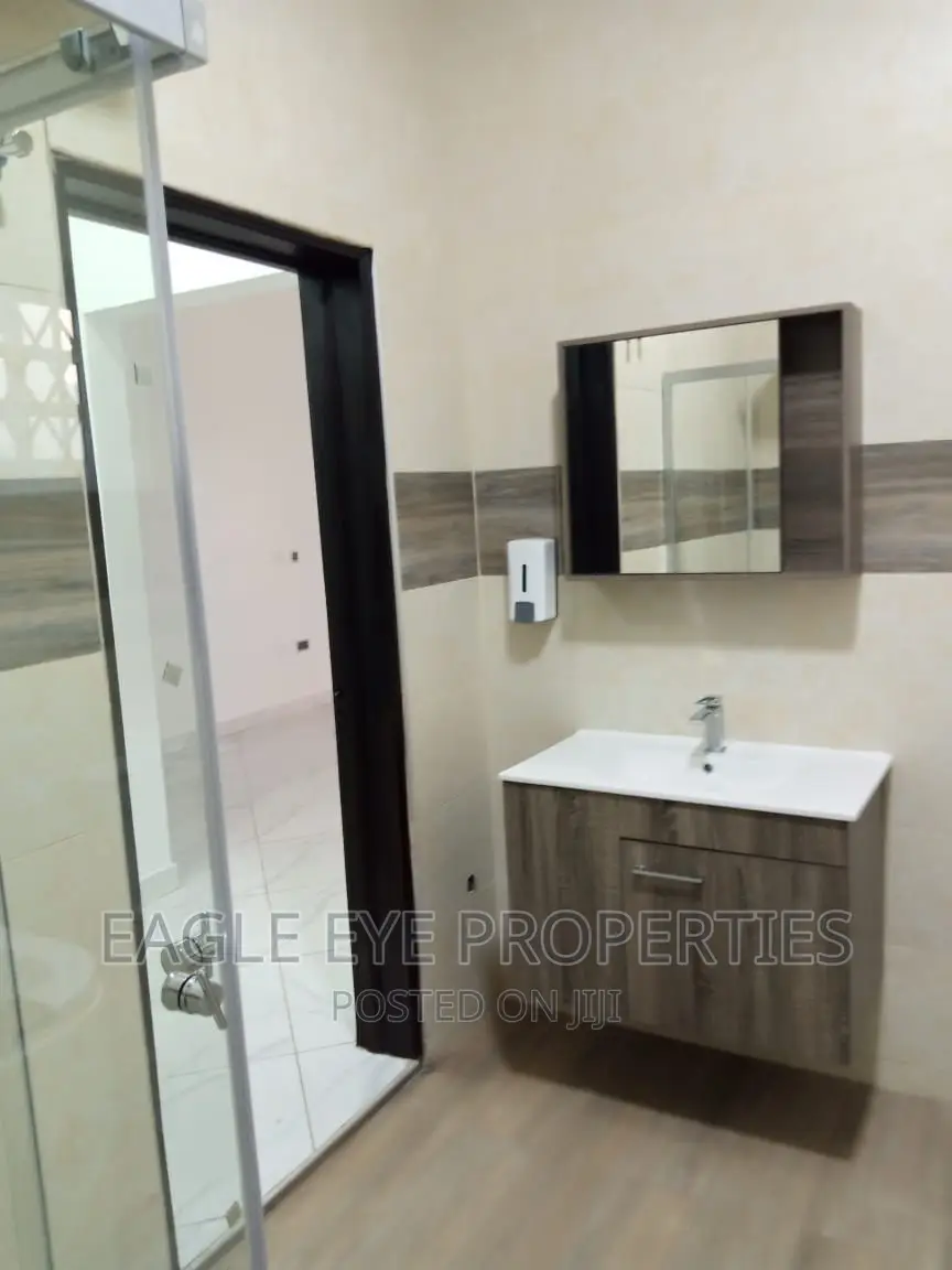 4bdrm House in Achimota for sale