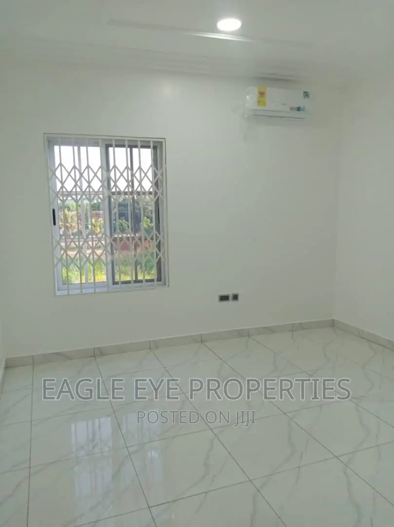 4bdrm House in Achimota for sale