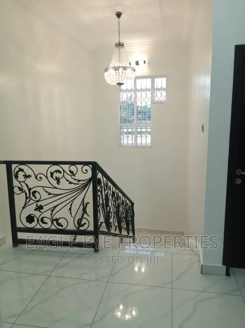 4bdrm House in Achimota for sale