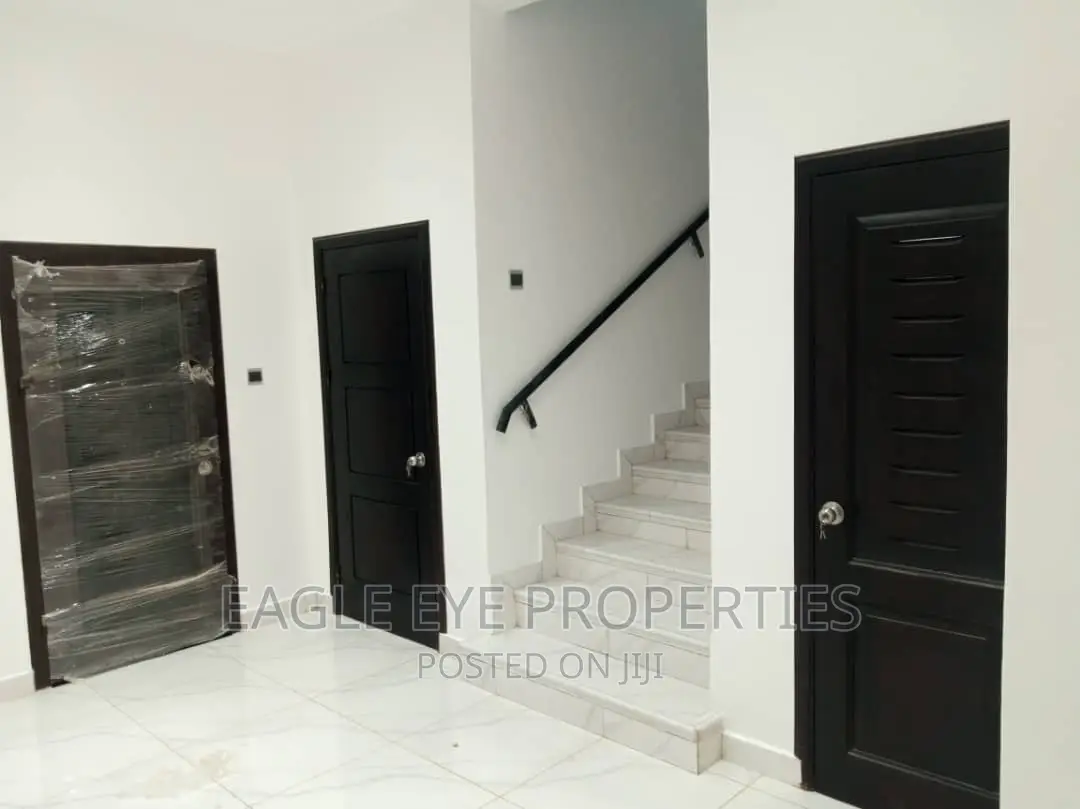 4bdrm House in Achimota for sale