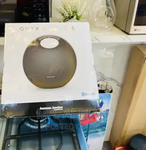Classic Design Onyx Studio 6 Rechargeable Speaker,Black.
