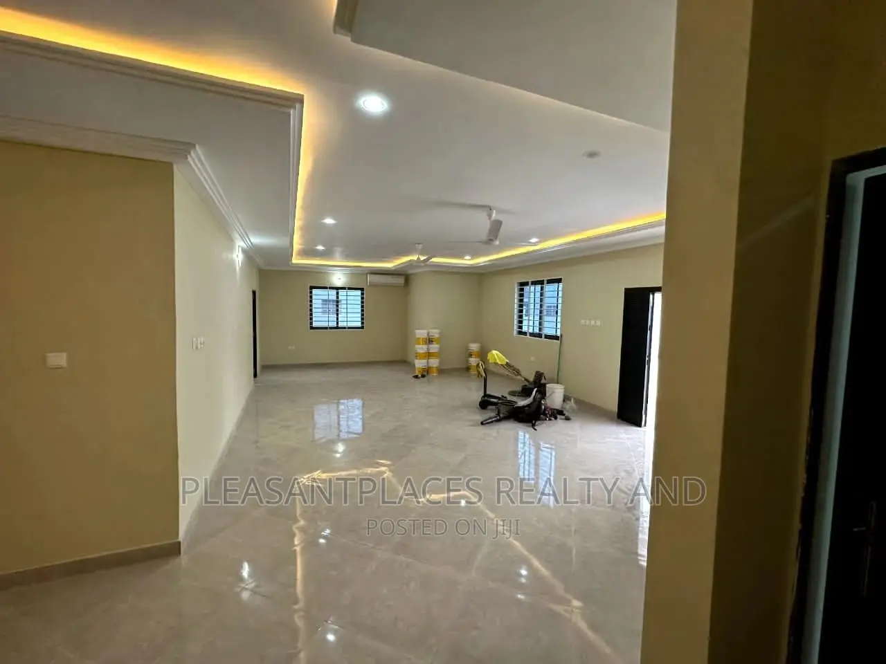3bdrm House in Pleasantplaces, East Legon for sale