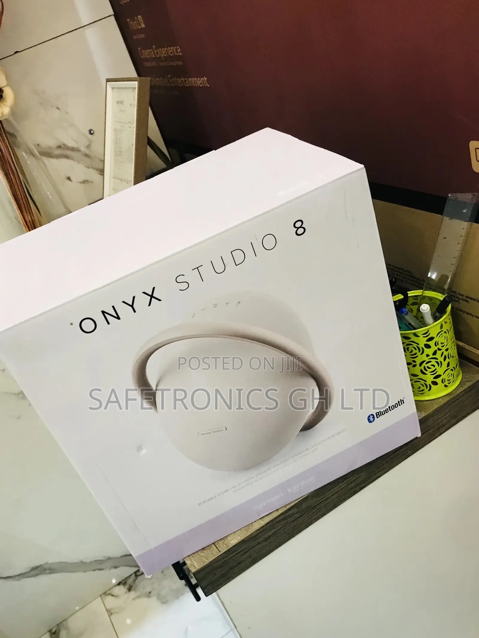 Wireless Bluetooth Harman Kardon Onyx Studio 8 Speaker