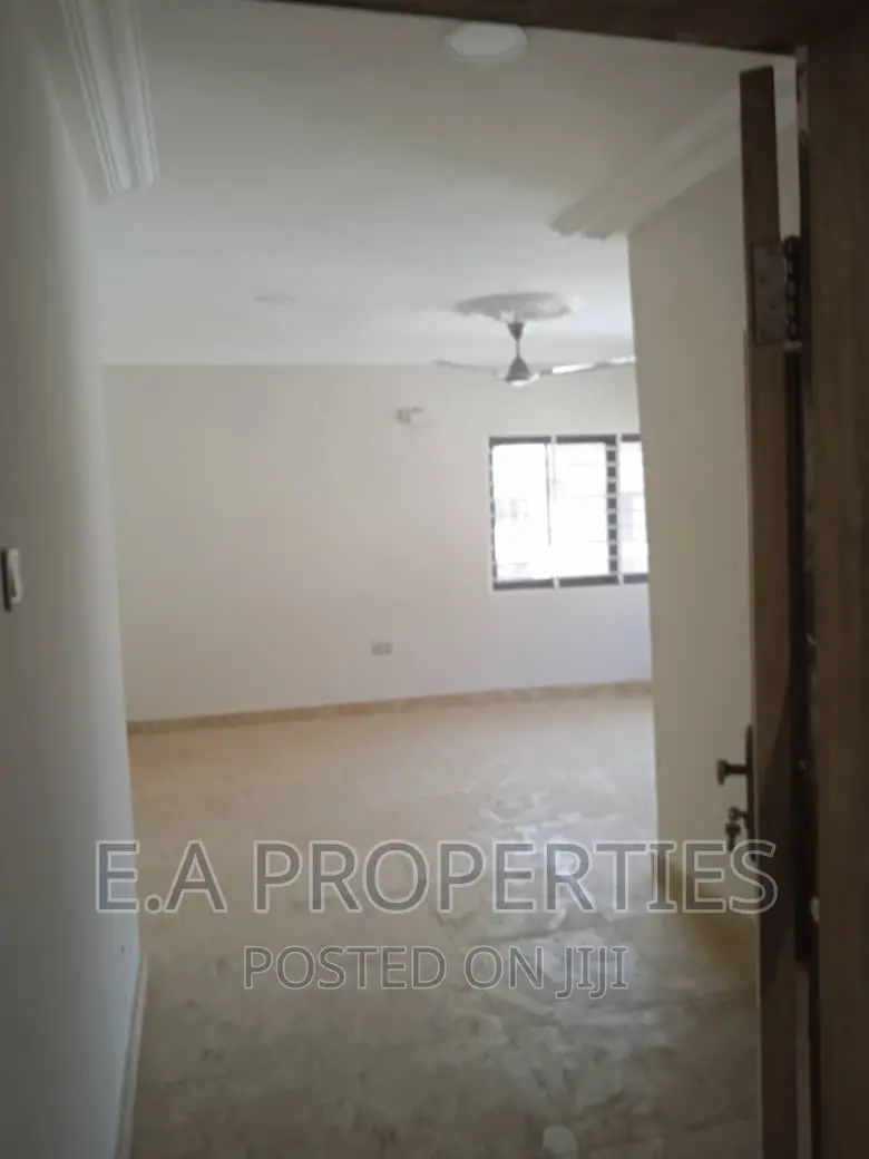 5bdrm House in E A Properties, Ghana Flag for sale