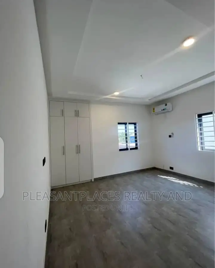 4bdrm Duplex in Pleasantplaces, Spintex for sale