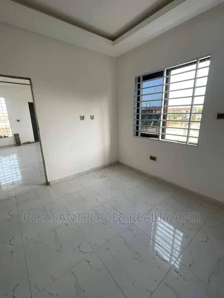 4bdrm Duplex in Pleasantplaces, Spintex for sale